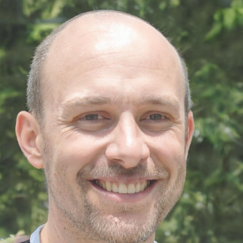 Porträt von Finanzberater Lennart Siebert